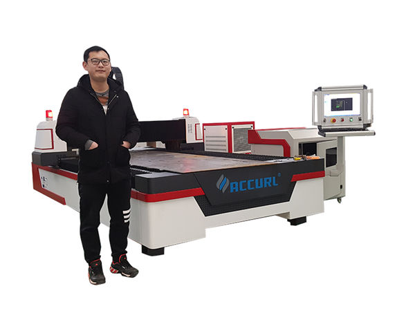 IP54 Mașini de tăiat laser cu 3 axe laser sursa de fibre laser 380v 50/60 hz